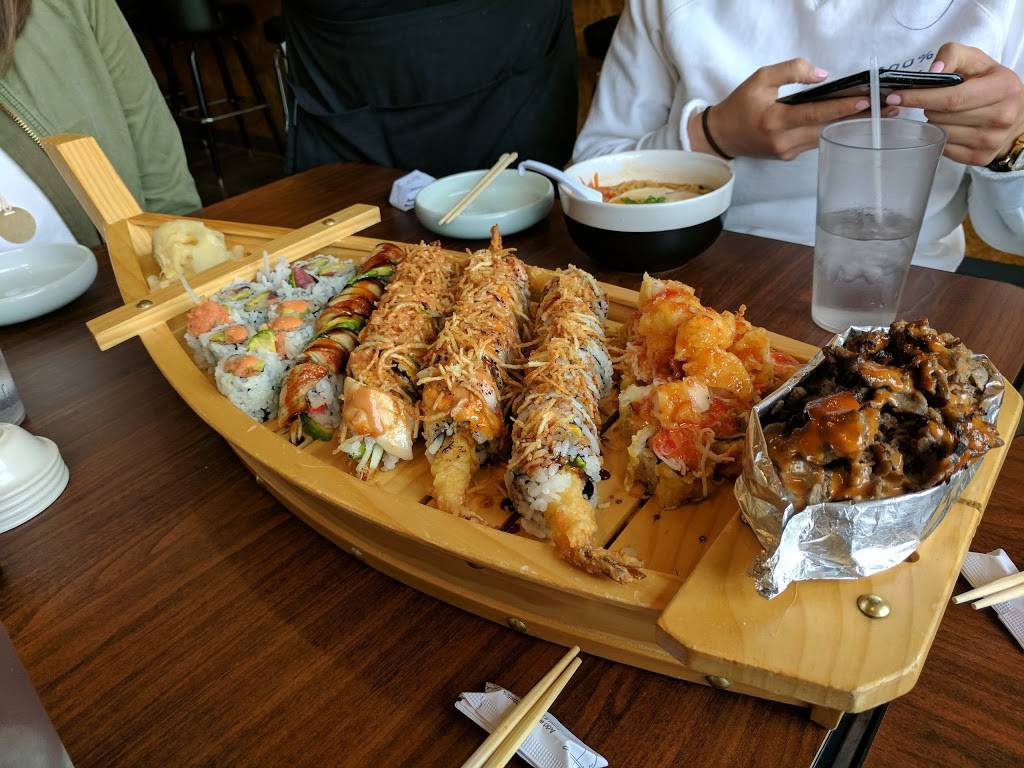 Fat Salmon Sushi | restaurant | 11411 Joseph Campau Ave, Hamtramck, MI 48212, USA | 3133054347 OR +1 313-305-4347