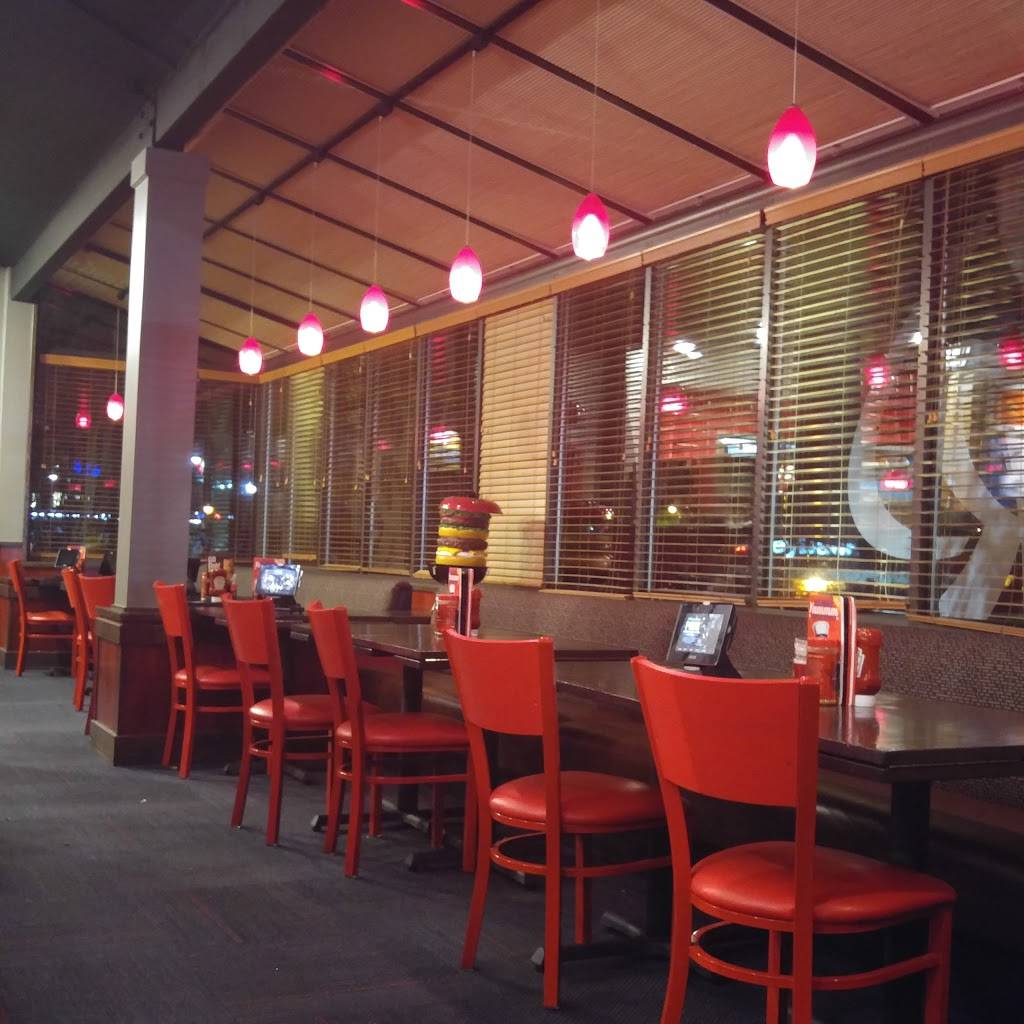 Red Robin Gourmet Burgers and Brews | restaurant | 100 W. Telegraph Bellis Fair Mall, Bellingham, WA 98226, USA | 3607349991 OR +1 360-734-9991