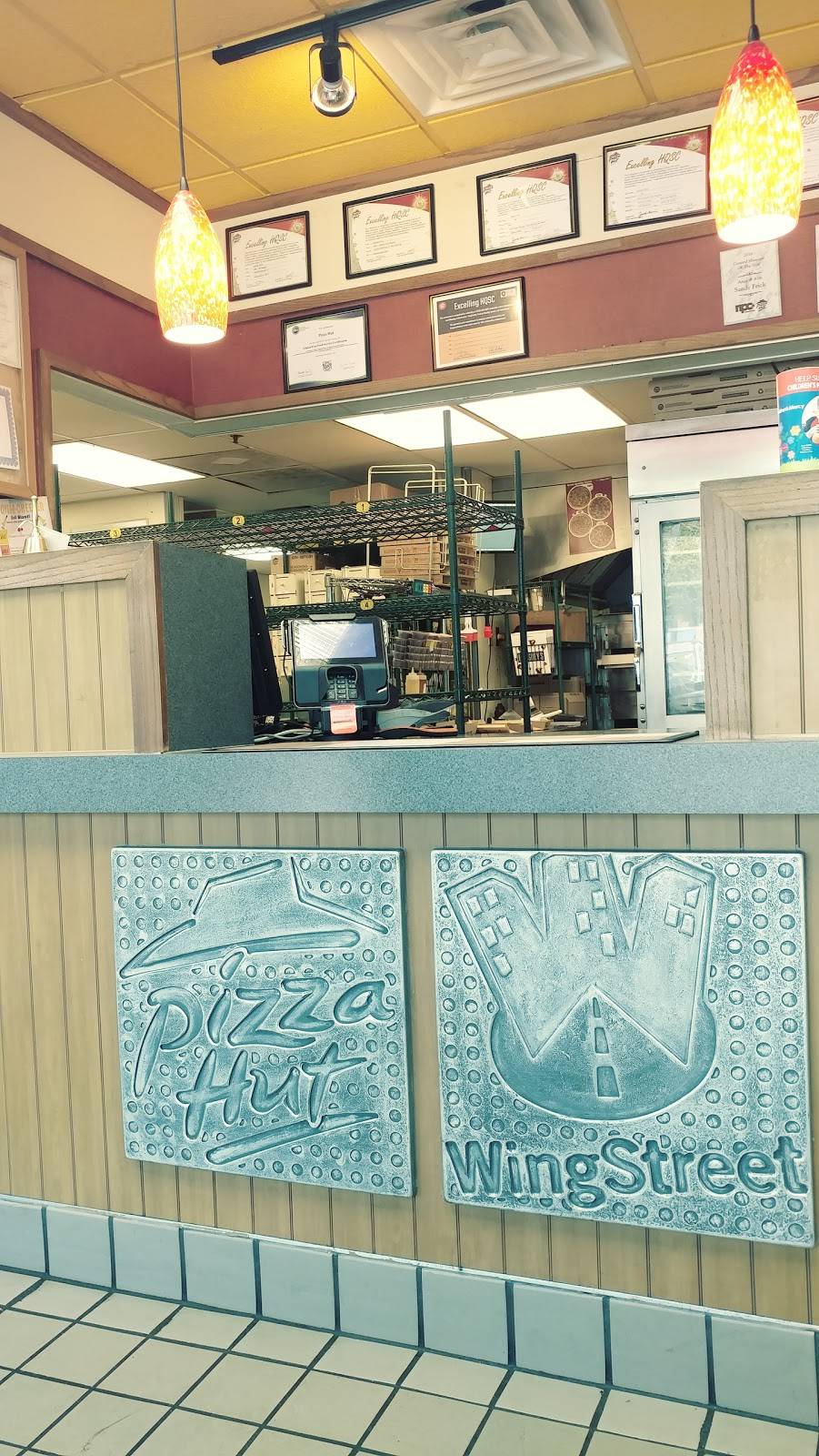 Pizza Hut | meal delivery | 1626 South, MO-7, Blue Springs, MO 64014, USA | 8162299816 OR +1 816-229-9816