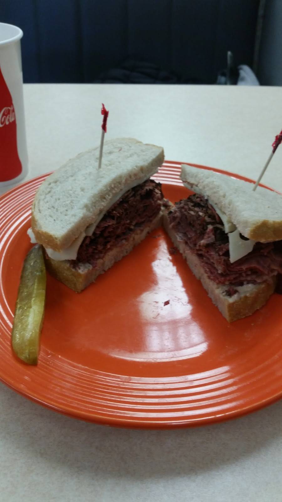 Plaza Deli | restaurant | 26555 Telegraph Rd, Southfield, MI 48033, USA | 2483562310 OR +1 248-356-2310