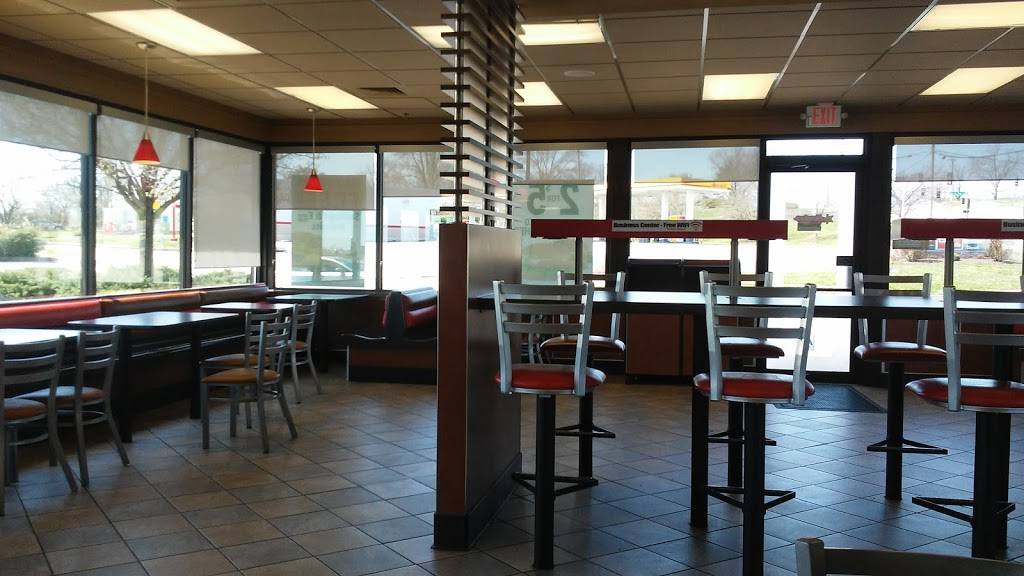 Hardees | restaurant | 12004 Lackland Rd, St. Louis, MO 63146, USA | 3142052088 OR +1 314-205-2088