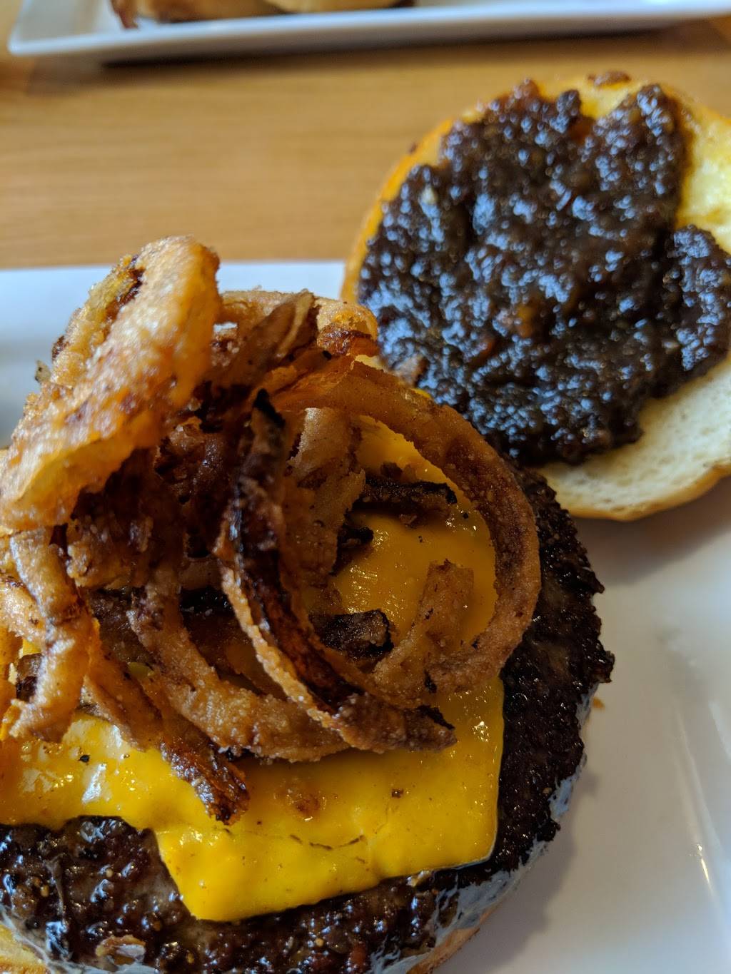 Ale Station Food and Brew | restaurant | 2645 Main St, East Troy, WI 53120, USA | 2626422739 OR +1 262-642-2739