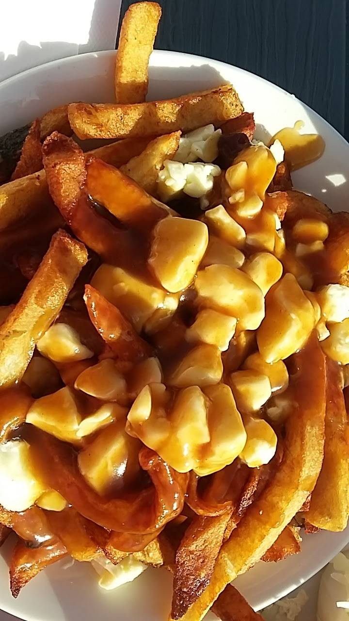 Valentine | restaurant | 3645 Chemin Gascon, Mascouche, QC J7L 3X6, Canada | 4503251110 OR +1 450-325-1110