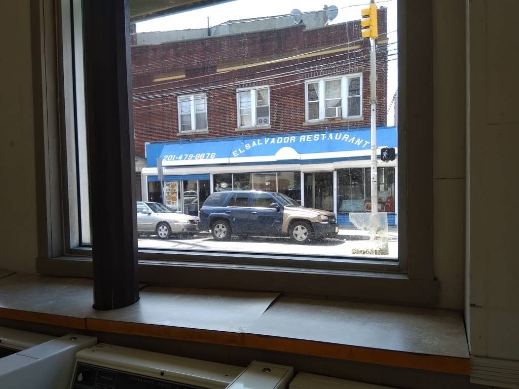 El Salvador Restaurant | restaurant | 497 Mercer St, Jersey City, NJ 07306, USA | 2014798876 OR +1 201-479-8876