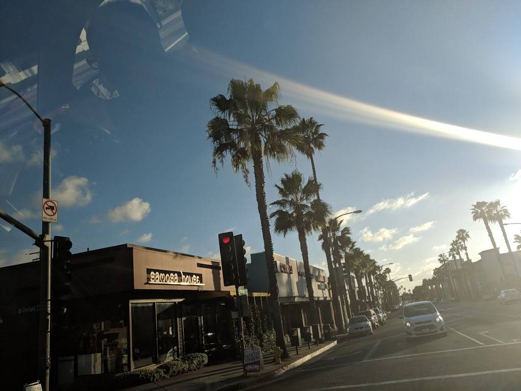 Culver Center | shopping mall | 3851 Overland Ave, Culver City, CA 90232, USA | 2135532200 OR +1 213-553-2200