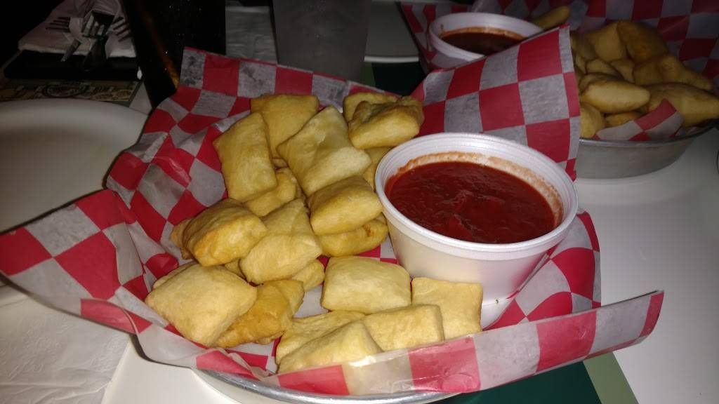 Pizza Villa | restaurant | 824 W Lincoln Hwy, DeKalb, IL 60115, USA | 8157588116 OR +1 815-758-8116