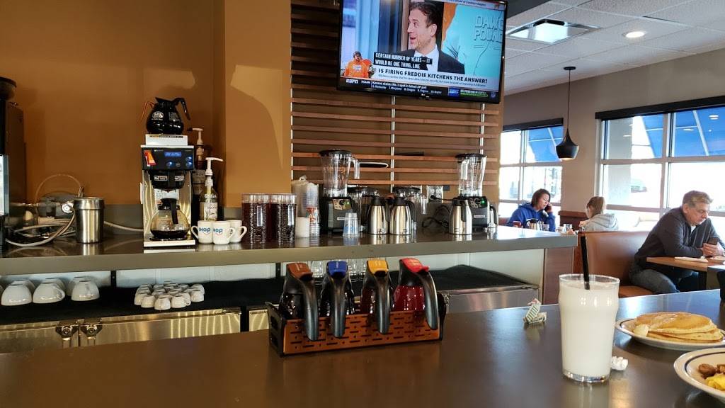 IHOP | restaurant | 410 S College Mall Rd, Bloomington, IN 47401, USA | 8123398760 OR +1 812-339-8760