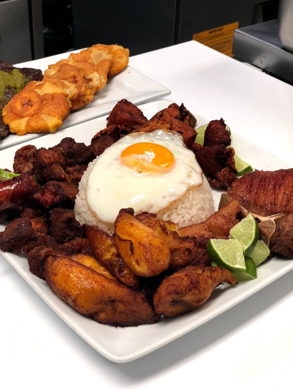 La Yaroa Tropical Restaurant | restaurant | 186 Thalia Village Shoppes, Virginia Beach, VA 23452, USA | 7577553200 OR +1 757-755-3200