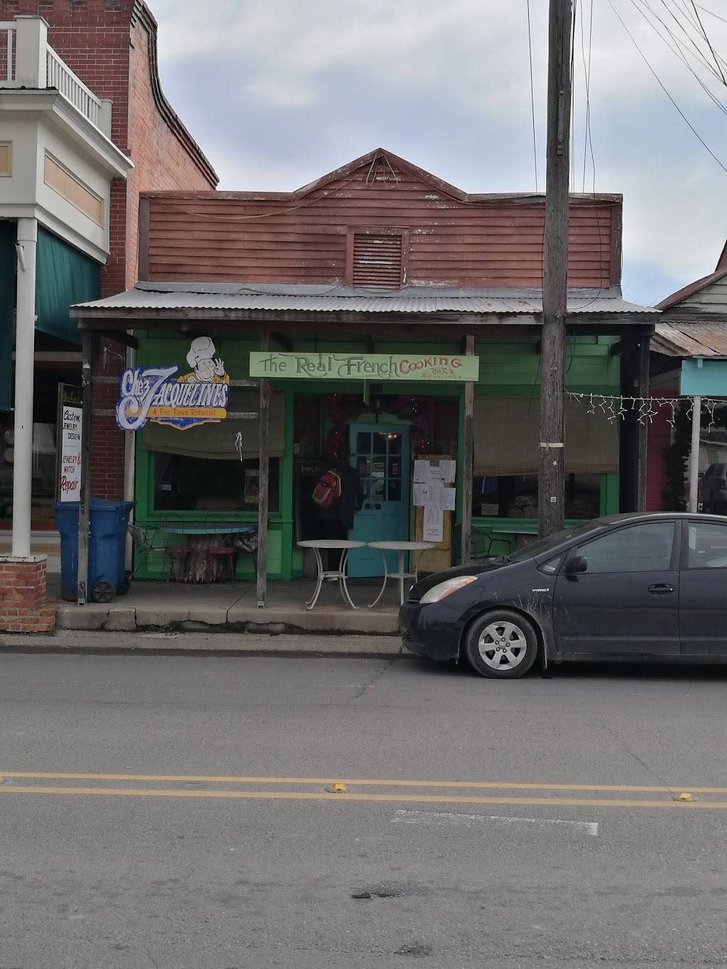 Chez Jacqueline | restaurant | 114 E Bridge St, Breaux Bridge, LA 70517, USA | 3372774938 OR +1 337-277-4938