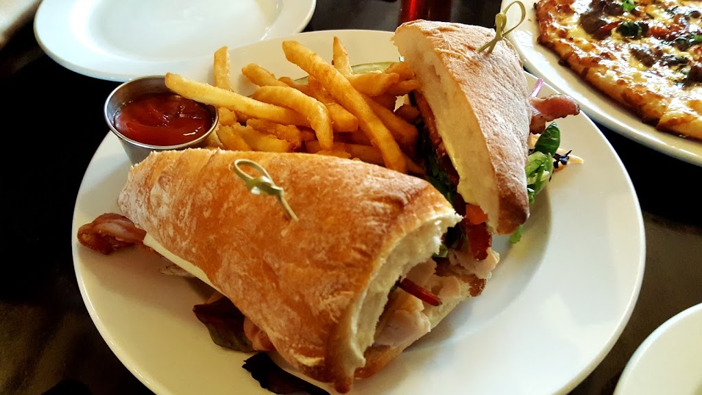 Tavern 109 | restaurant | 109 E Grand River Rd, Williamston, MI 48895, USA | 5176552100 OR +1 517-655-2100