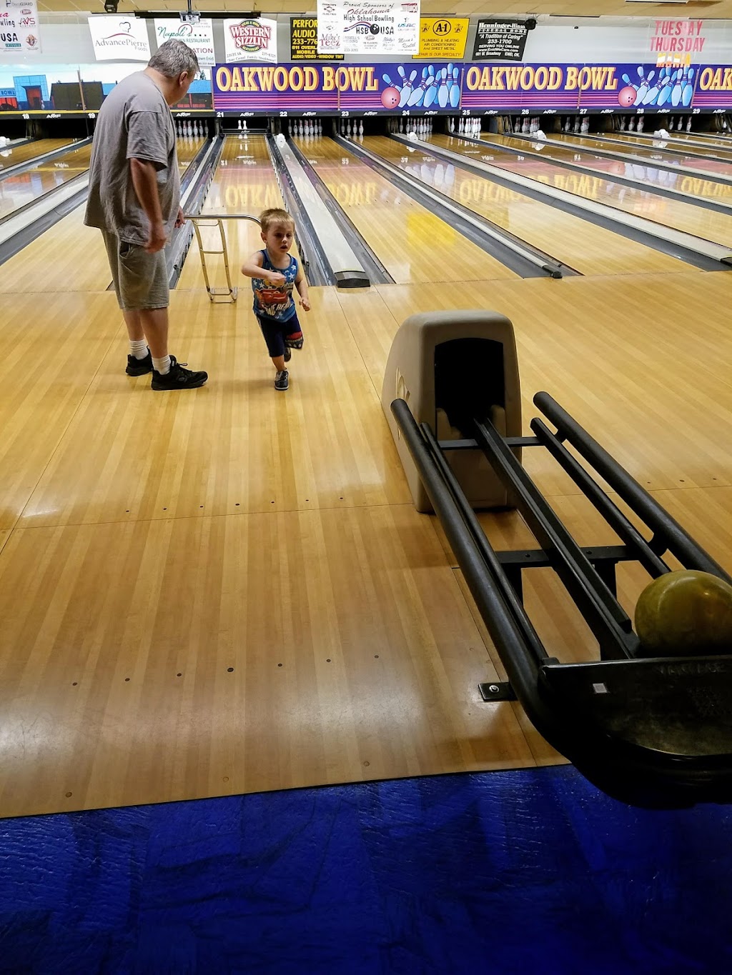 Oakwood Bowl | restaurant | 4709 W Owen K Garriott Rd, Enid, OK 73703, USA | 5802338712 OR +1 580-233-8712