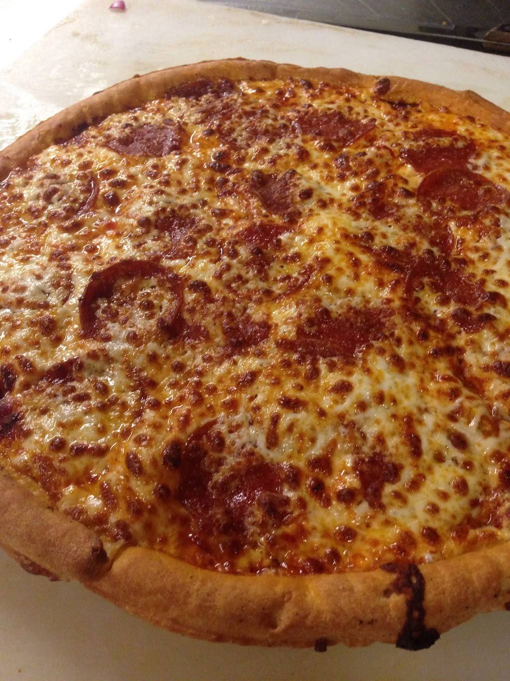 Front Row Sports Bar & Grill/Emerson Perk | restaurant | 4000 Emerson Ave, Parkersburg, WV 26104, USA | 3044227655 OR +1 304-422-7655