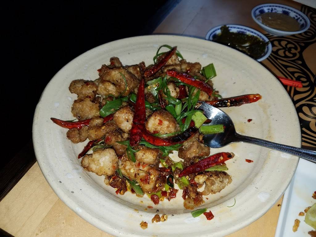 DanDan | restaurant | 360 E Erie St, Milwaukee, WI 53202, USA | 4144888036 OR +1 414-488-8036