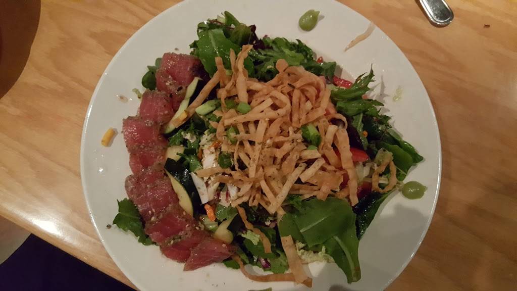 BJs Restaurant & Brewhouse | restaurant | 10690 N De Anza Blvd, Cupertino, CA 95014, USA | 4088656970 OR +1 408-865-6970