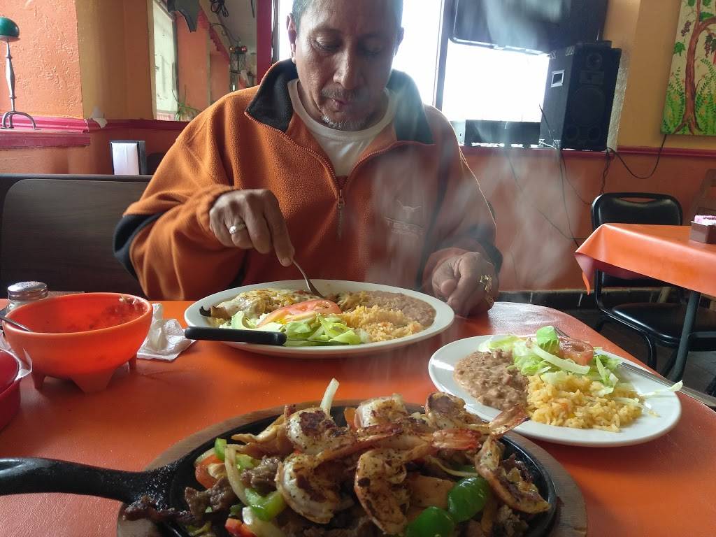 Juanitas Taqueria | restaurant | 2035 Singleton Blvd, Dallas, TX 75212, USA | 2149055191 OR +1 214-905-5191