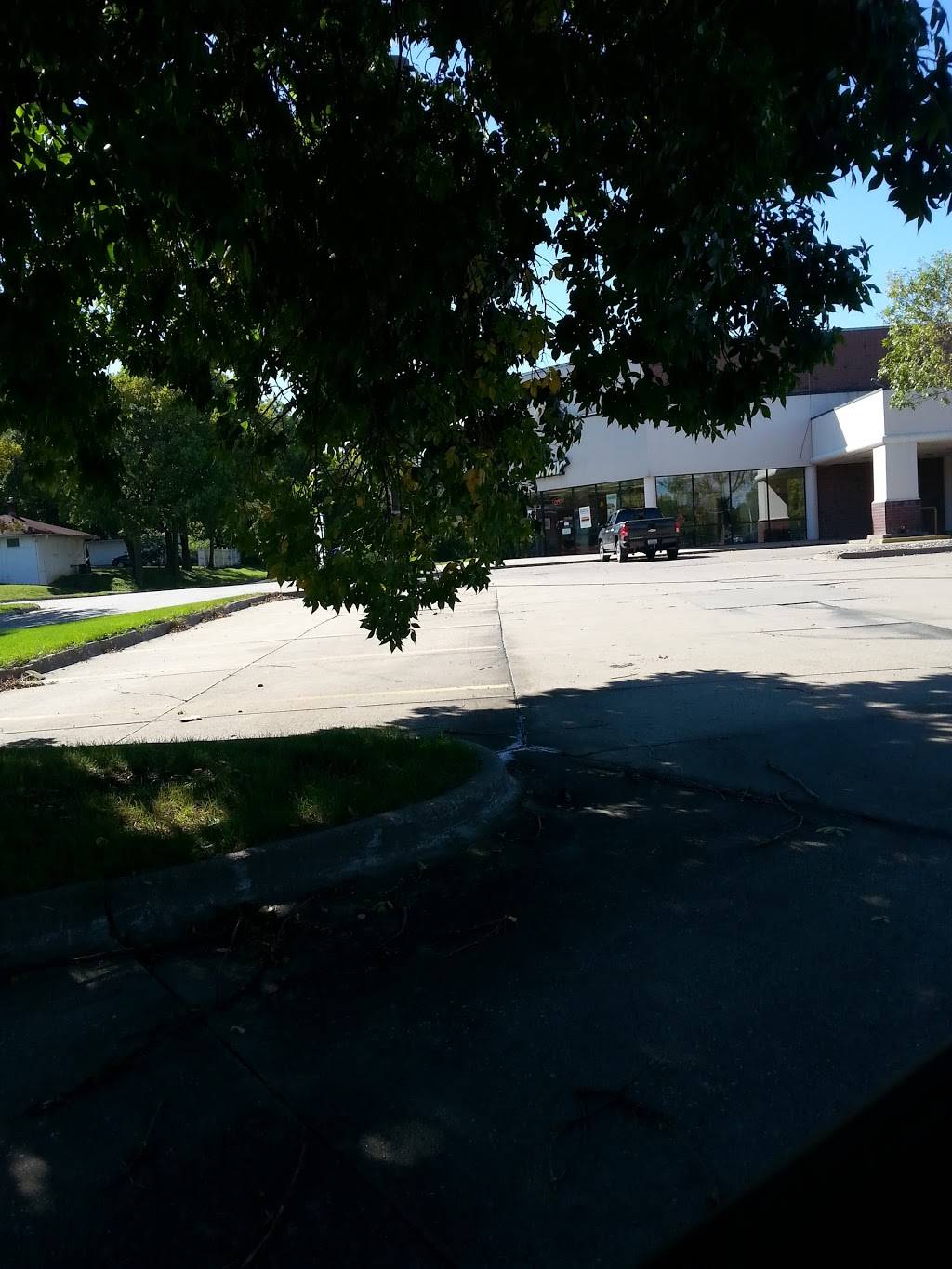 Subway | restaurant | 3330 E 33rd St Suite 9, Des Moines, IA 50317, USA | 5152626666 OR +1 515-262-6666