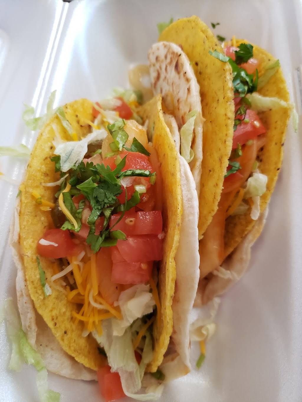 Deer Creek Sports Cantina & Tacos | restaurant | 12221 Mary Plaza, Omaha, NE 68142, USA | 4028841964 OR +1 402-884-1964