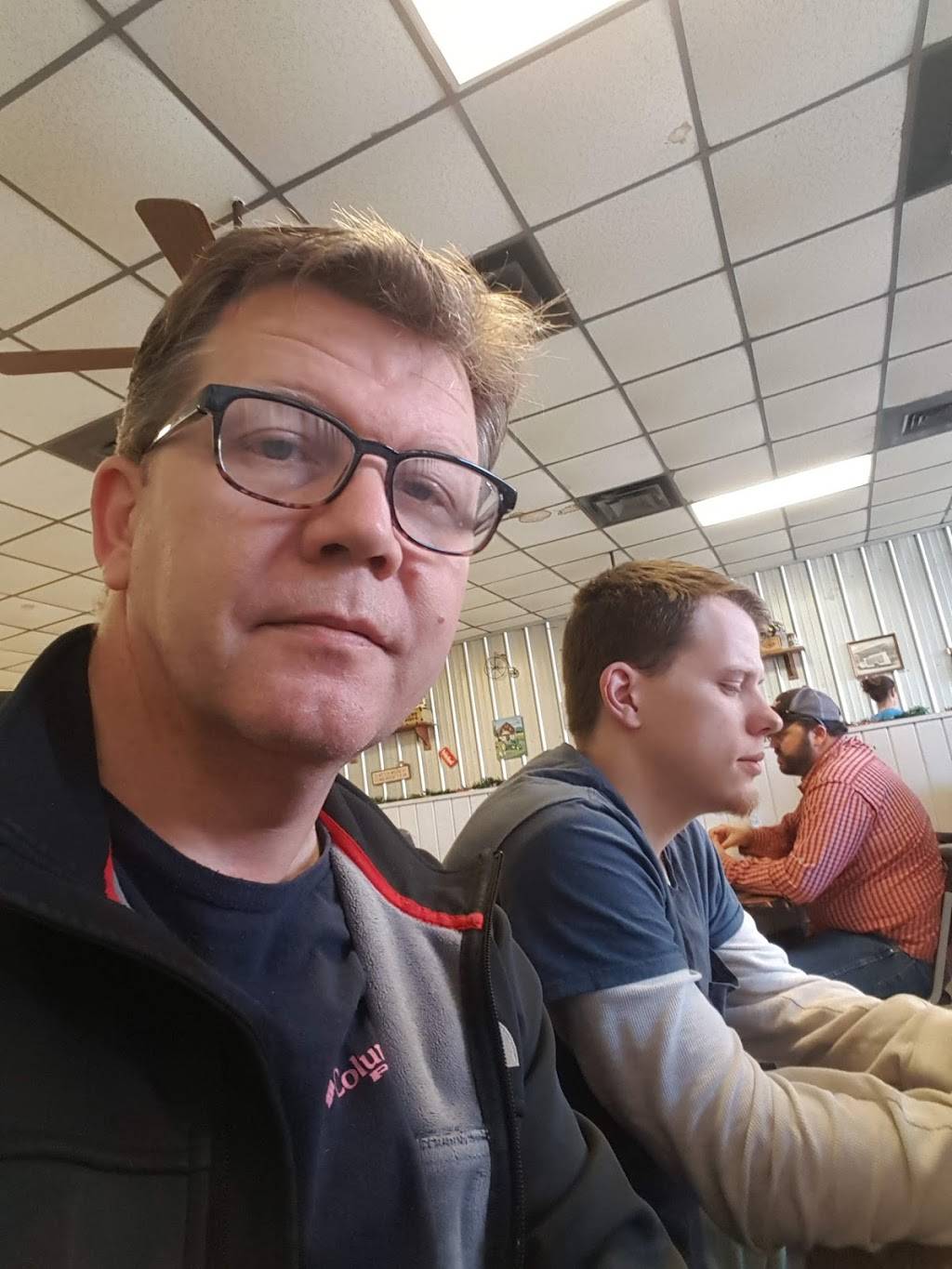 Country Kitchen | restaurant | 25335 W Newberry Rd, Newberry, FL 32669, USA | 3524722221 OR +1 352-472-2221