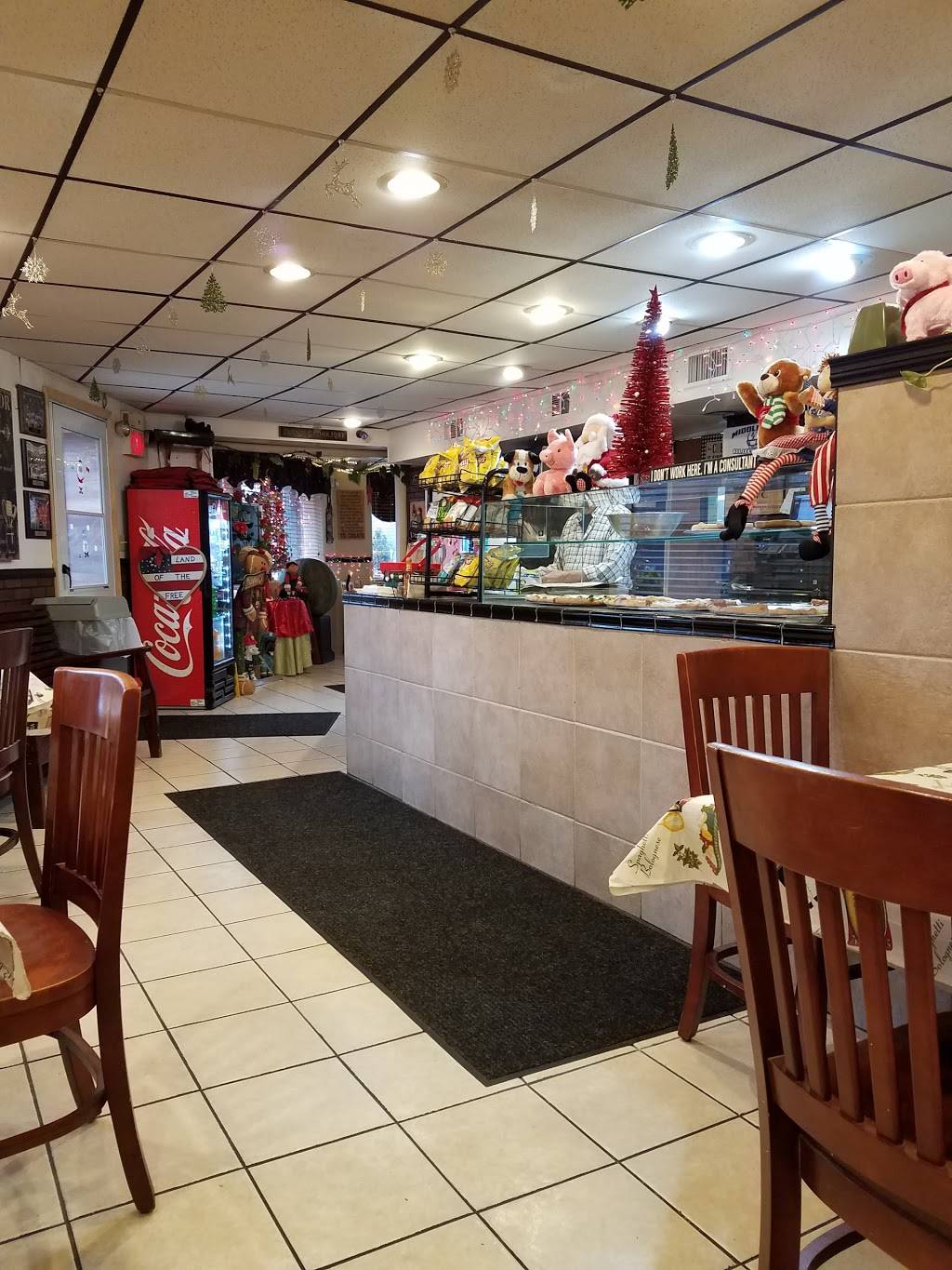 La Familia Ristorante | restaurant | 671 Harris Ave, Middlesex, NJ 08846, USA | 7327481122 OR +1 732-748-1122