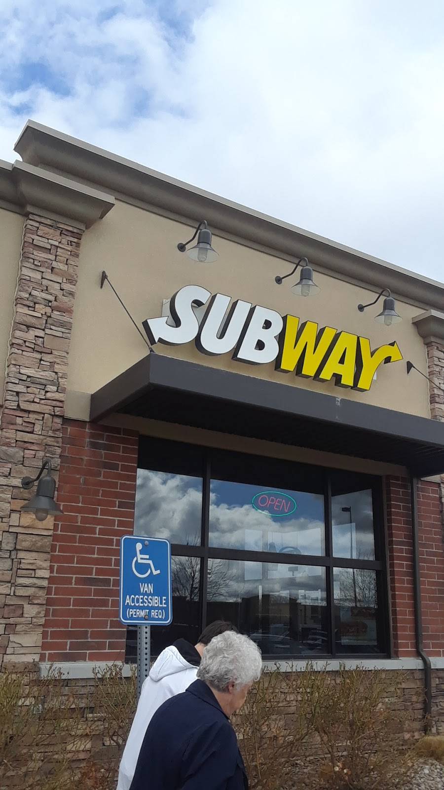 Subway | meal takeaway | 13400 3600 W, Riverton, UT 84065, USA | 8012542519 OR +1 801-254-2519