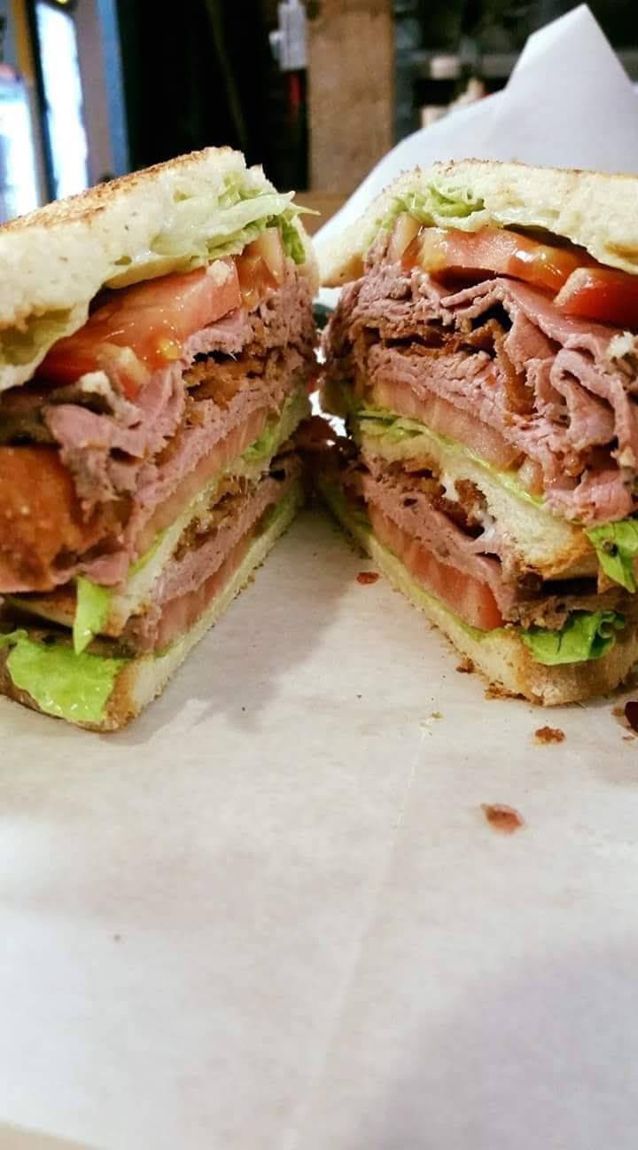 Lindys Country Store | restaurant | 405 Middle Rd, Brentwood, NH 03833, USA | 6036428101 OR +1 603-642-8101