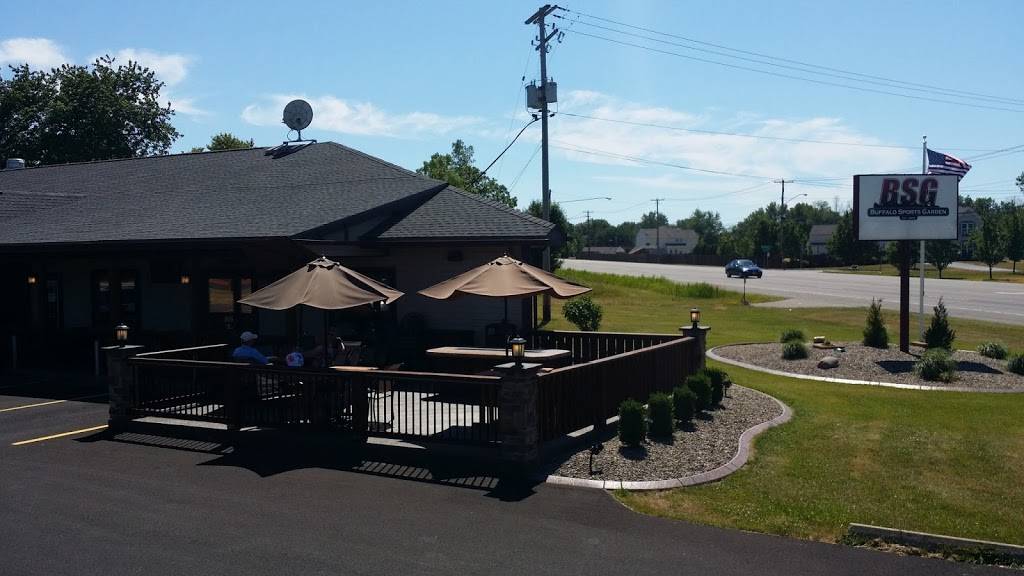 Buffalo Sports Garden | restaurant | 2945 Southwestern Blvd, Orchard Park, NY 14127, USA | 7166744113 OR +1 716-674-4113