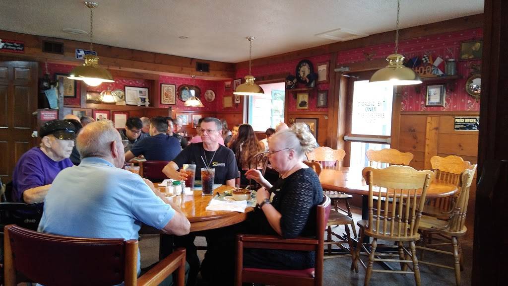 Daves All American Pizza and Eatery | restaurant | 1247 W Main St, Danville, IN 46122, USA | 3177456942 OR +1 317-745-6942