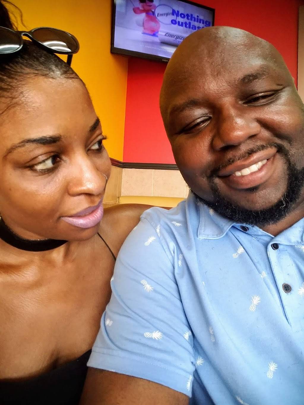 Marietta Wings & More | restaurant | 1869 Cobb Pkwy SE #450, Marietta, GA 30060, USA | 7709553130 OR +1 770-955-3130