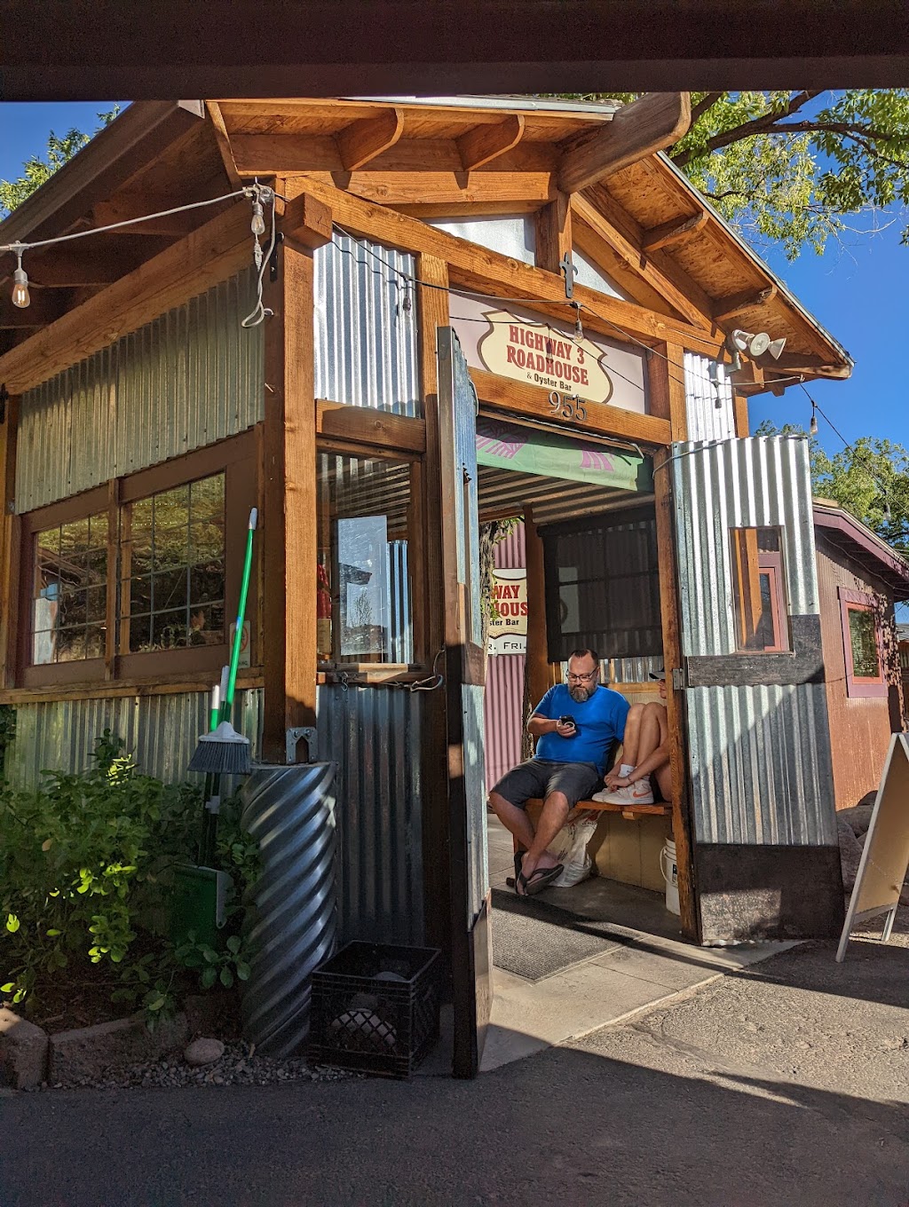 Highway 3 Roadhouse & Oyster Bar | restaurant | 955 CO-3, Durango, CO 81301, USA | 9703857444 OR +1 970-385-7444