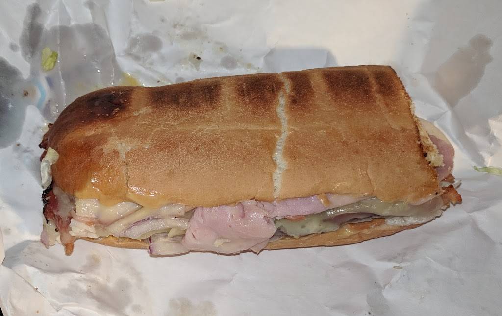 QuickPix Deli & Subs | restaurant | 515 W 30th St, Connersville, IN 47331, USA | 7658258800 OR +1 765-825-8800