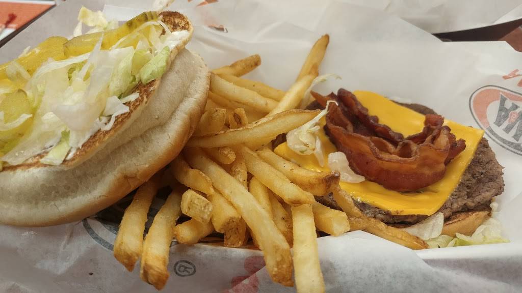 A&W Restaurant | restaurant | 2002 Velp Ave, Green Bay, WI 54303, USA | 9206619140 OR +1 920-661-9140