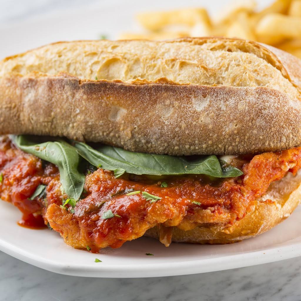 Nella Pizza e Pasta | restaurant | 1125 E 55th St, Chicago, IL 60615, USA | 7736430603 OR +1 773-643-0603