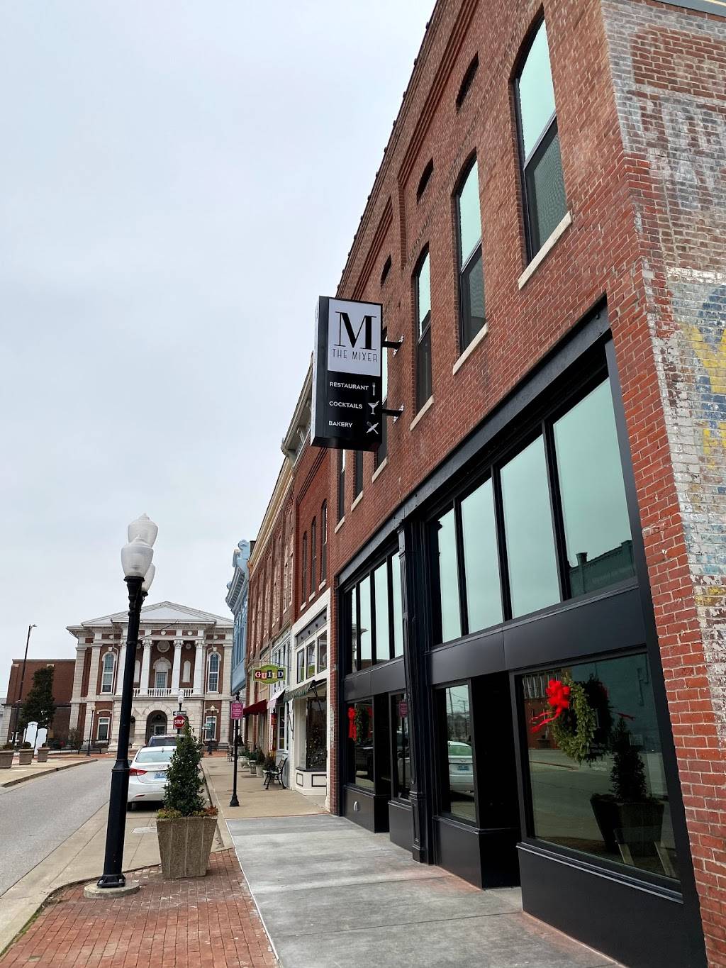 The Mixer | restaurant | 114 E 6th St, Hopkinsville, KY 42240, USA | 2708742416 OR +1 270-874-2416