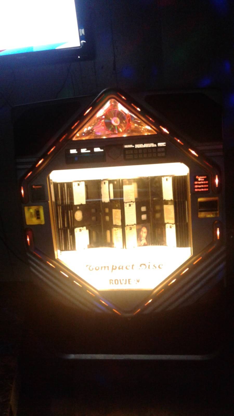 Miss Kittys Bar And Grill | restaurant | 3428 NE 23rd St, Oklahoma City, OK 73121, USA | 4054243278 OR +1 405-424-3278