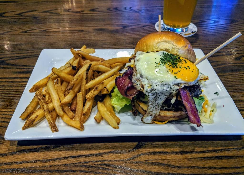 Champps | restaurant | 1827 Olentangy River Rd, Columbus, OH 43212, USA | 6142980833 OR +1 614-298-0833