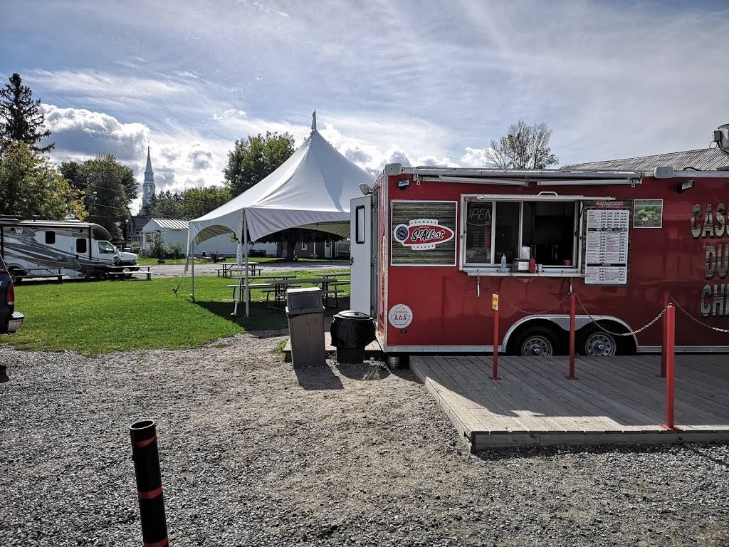 Casse Croute Du Village | restaurant | Rue Quyon, Quyon, QC J0X 2V0, Canada | 8195980503 OR +1 819-598-0503