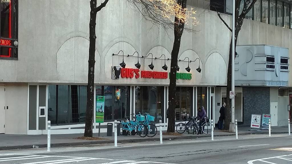 Gus’s World Famous Fried Chicken | restaurant | The Mall at, 231 W Peachtree St NW Suite A-05, Atlanta, GA 30303, USA | 4049962837 OR +1 404-996-2837