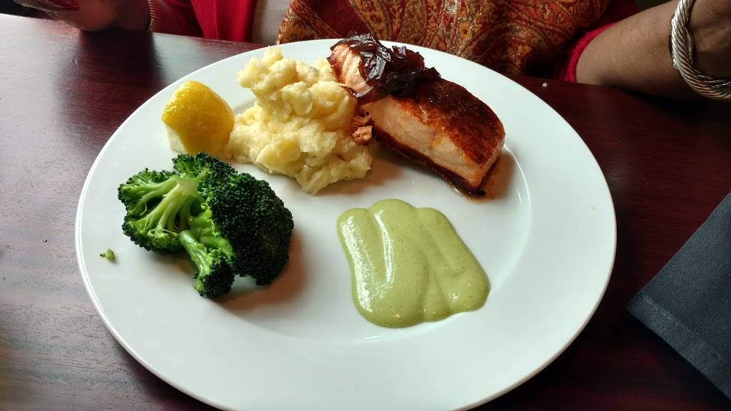 Iron Hill Brewery & Restaurant | restaurant | 8400 Germantown Ave, Philadelphia, PA 19118, USA | 2159485600 OR +1 215-948-5600