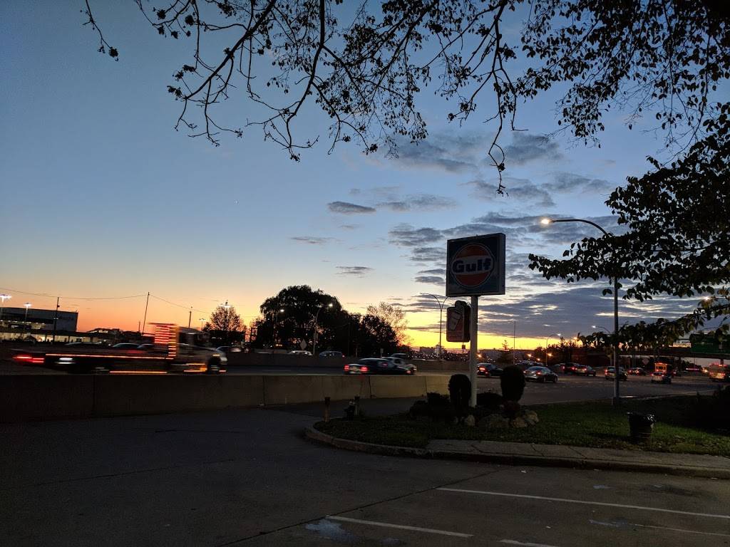 Dunkin Donuts | cafe | 10702 Grand Central Pkwy, East Elmhurst, NY 11369, USA | 7183978283 OR +1 718-397-8283