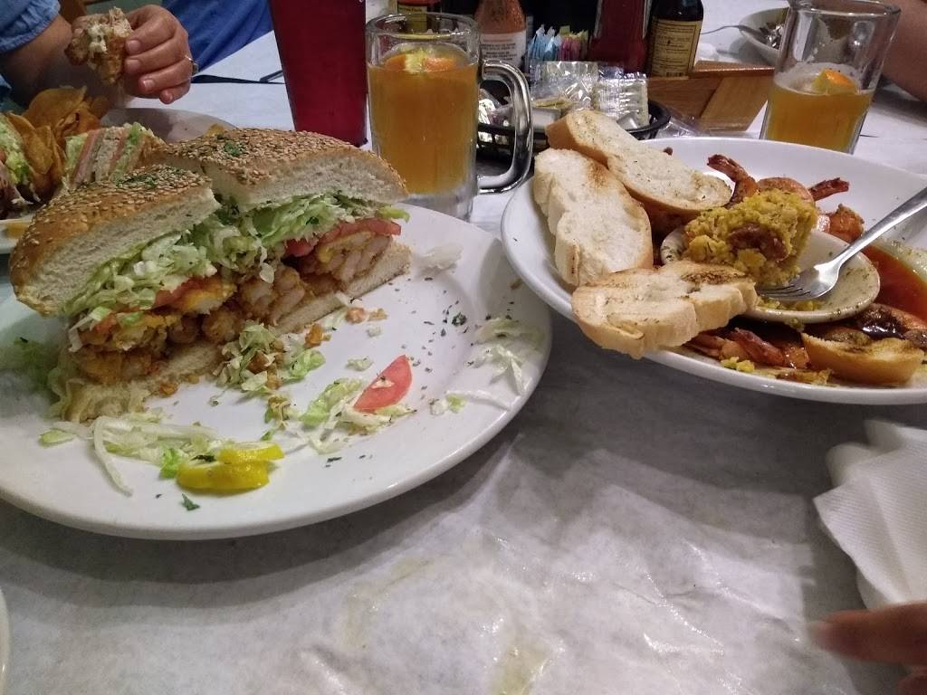 Charles Seafood | restaurant | 8311 Jefferson Hwy, Harahan, LA 70123, USA | 5044055263 OR +1 504-405-5263