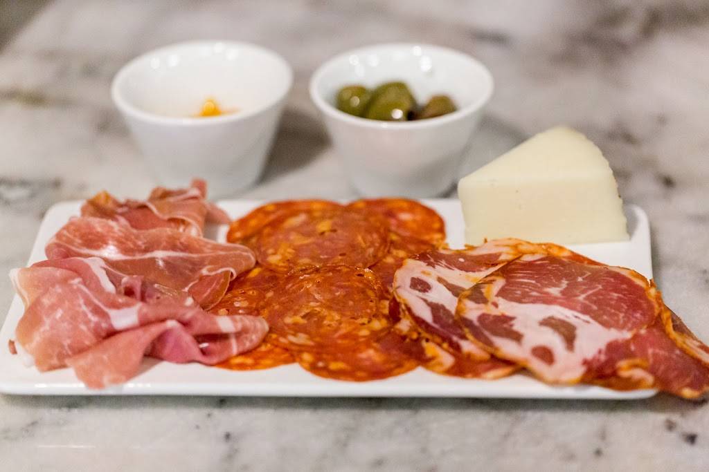 Vacillate Wine and Beer Bar | restaurant | 15512 SW 88th St, Miami, FL 33196, USA | 7863324765 OR +1 786-332-4765