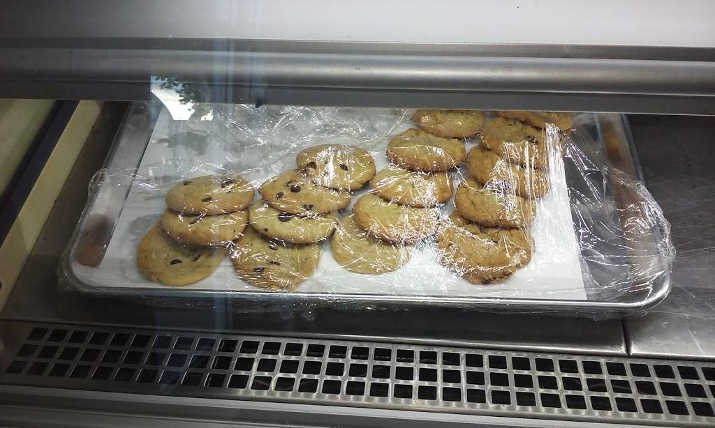 JohnnySweets | bakery | 801 W Main St, Crisfield, MD 21817, USA | 4437545582 OR +1 443-754-5582