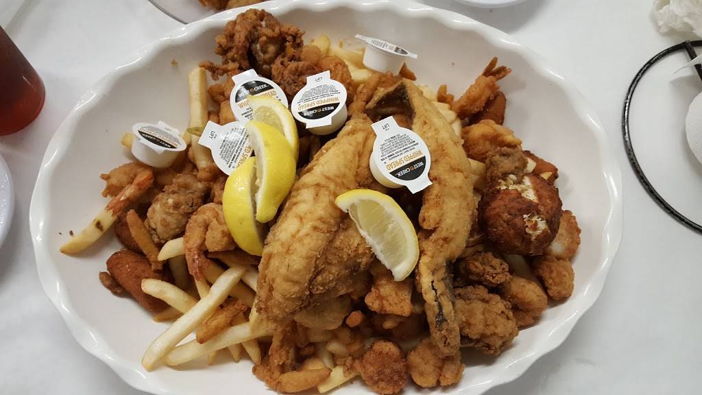 Margie & Rays Crabhouse | restaurant | 1240 Sandbridge Rd, Virginia Beach, VA 23456, USA | 7577212287 OR +1 757-721-2287