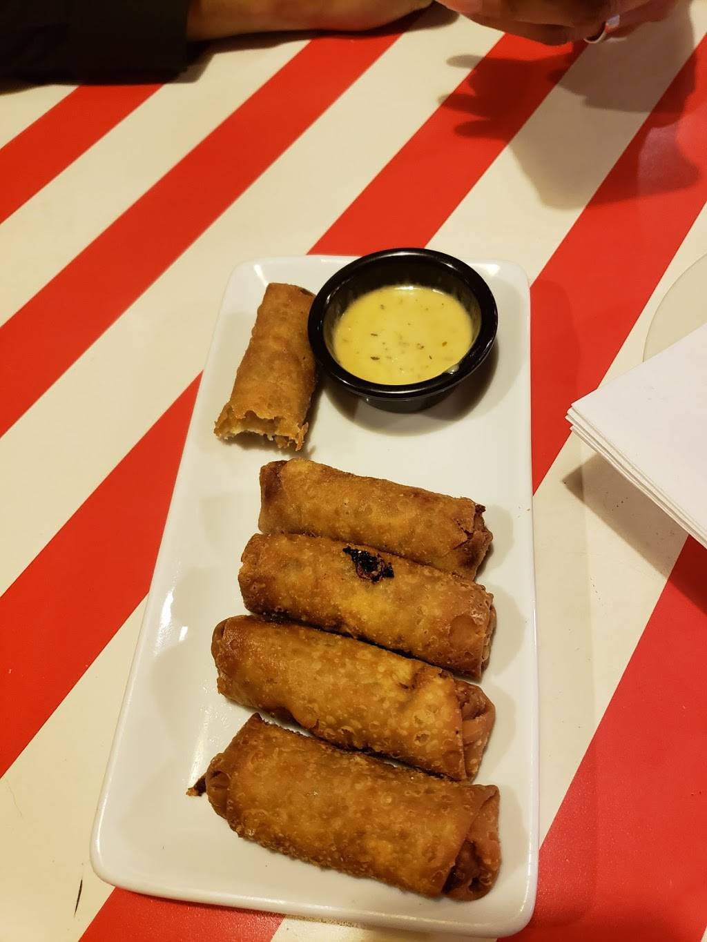 TGI Fridays | restaurant | 3351 N Centre Lake Dr, Ontario, CA 91761, USA | 9093900050 OR +1 909-390-0050