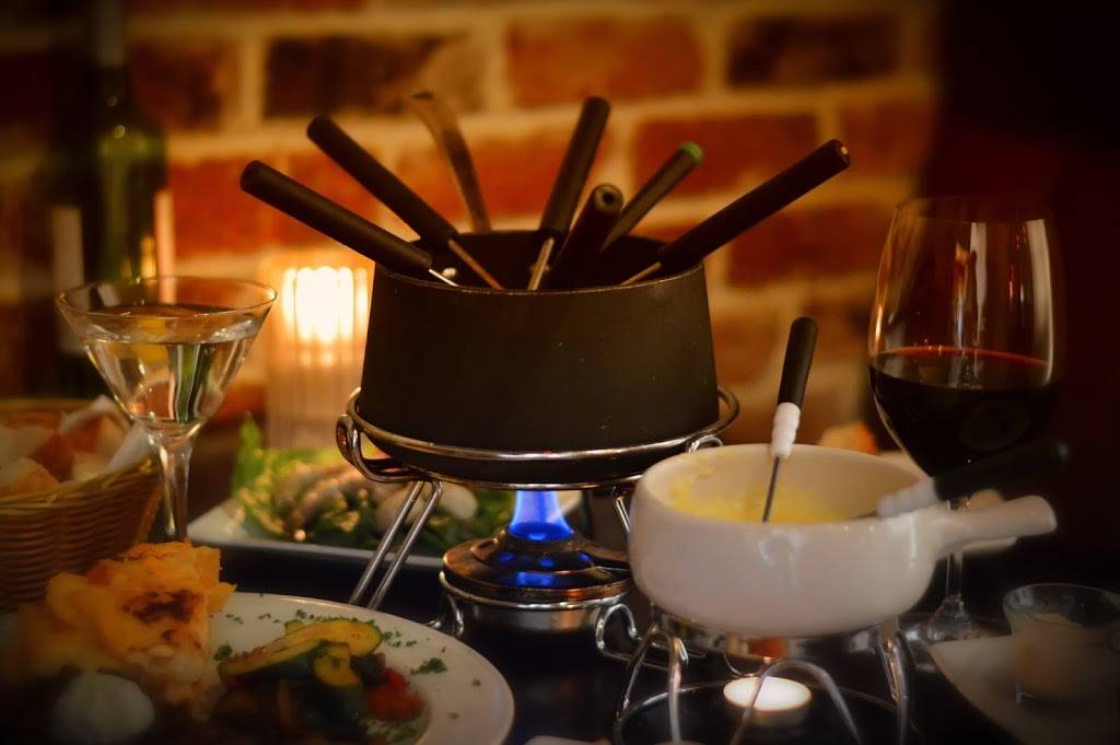 Friar Tucks Restaurant & Bar | restaurant | 111 N Pine St, Nevada City, CA 95959, USA | 5302659093 OR +1 530-265-9093