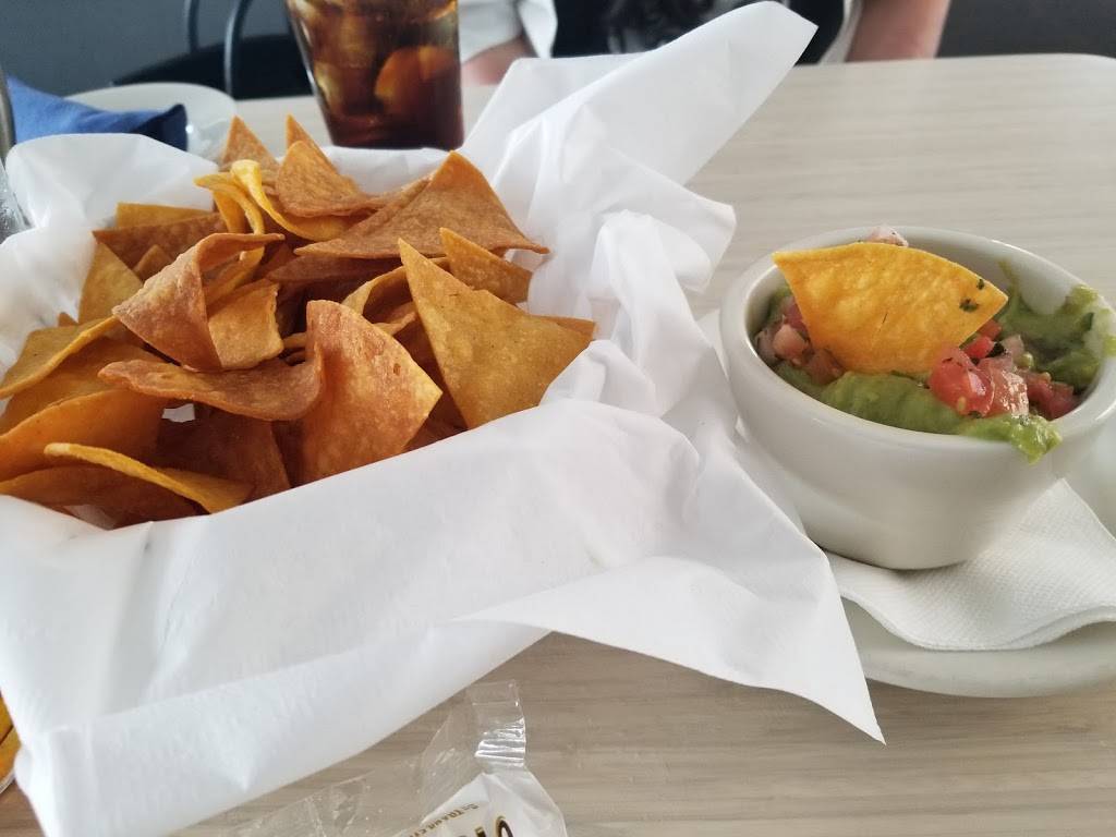 Knapps Landing | restaurant | 520 Sniffens Ln, Stratford, CT 06615, USA | 2033785999 OR +1 203-378-5999