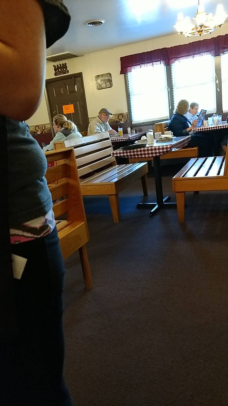 Lauvers Family Traditions Restaurant | restaurant | 8370 PA-104 #20, Mt Pleasant Mills, PA 17853, USA | 5705392733 OR +1 570-539-2733