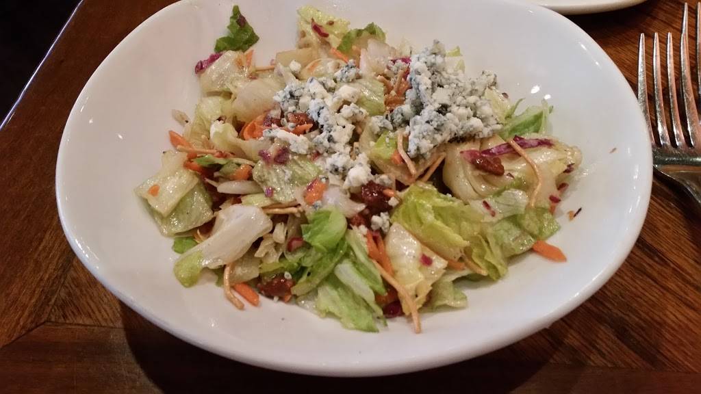 Outback Steakhouse | restaurant | 275 N Main St, Bellingham, MA 02019, USA | 5089669333 OR +1 508-966-9333