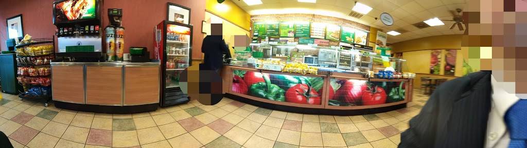 Subway Restaurants | restaurant | 7327 Kingston Pike, Knoxville, TN 37919, USA | 8655843894 OR +1 865-584-3894