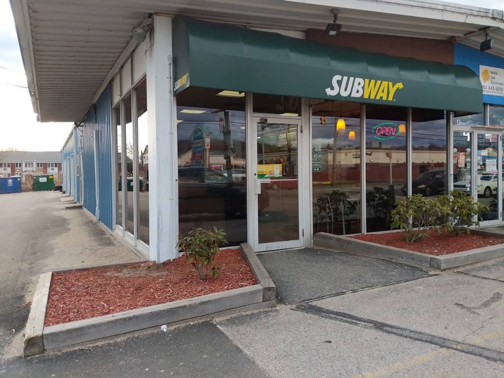 Subway | restaurant | 188 JT Connell Hwy, Newport, RI 02840, USA | 4018492118 OR +1 401-849-2118